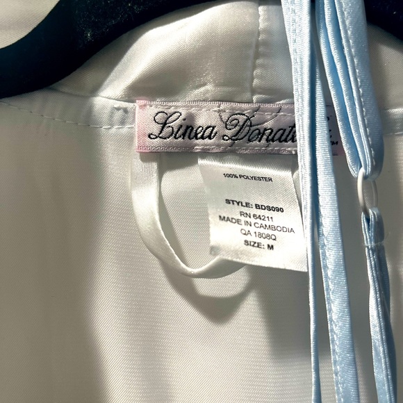 NWOT Robe - Picture 3 of 3